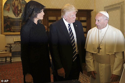 Donald Trump e Melania viajarão para Roma para o funeral do Papa Francisco