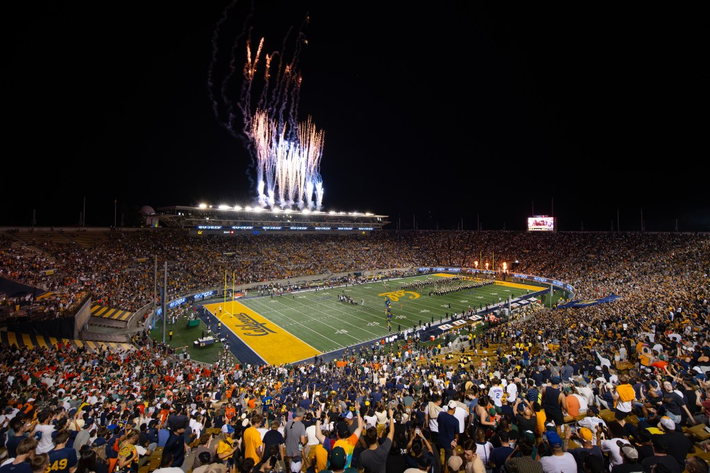 Futebol Cal: Desafios Mount GM Ron Rivera, encarregado de Rivera, Strikes de Portal e Approachamento do Dia Roy