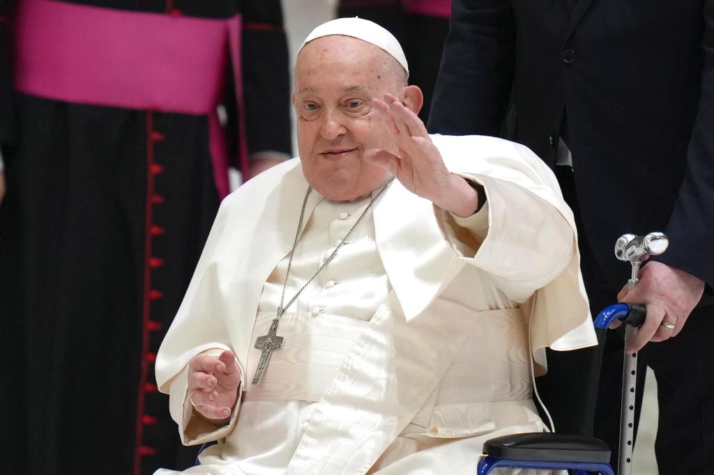 Para homenagear a vida do papa Francisco, levante o manto da paz
